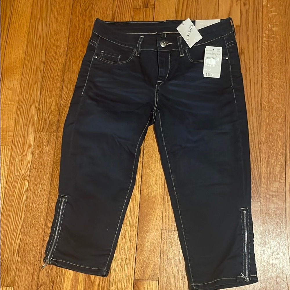 Women's Black Jeans with Zipper Detail